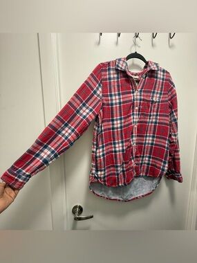 American Eagle Outfitters Red and Navy Plaid Button-Down Shirt